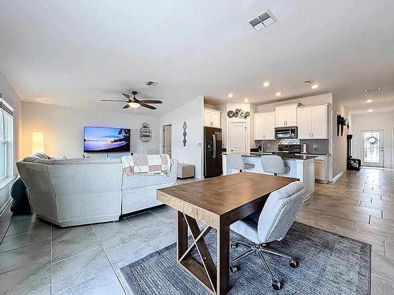 6952 Dilly Lake Ave — Photo 4