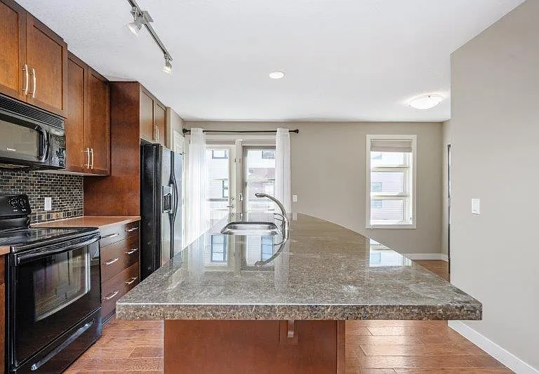 172 Aspen Hills Close SW — Photo 9