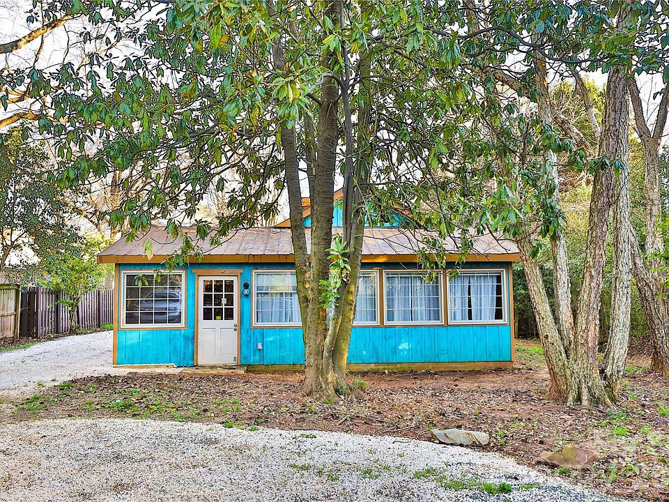 1st image of 221 Pineville Matthews Rd