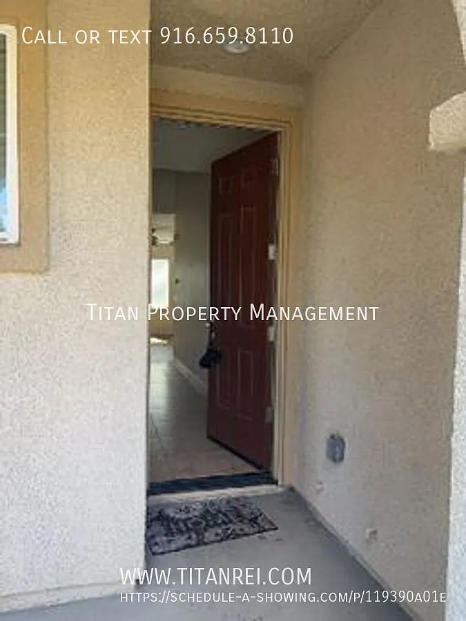 4 bed, 2.5 bath, 1800 sqft, $2,699 — Photo 3