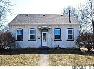 104 E 2nd St, Trenton, IL