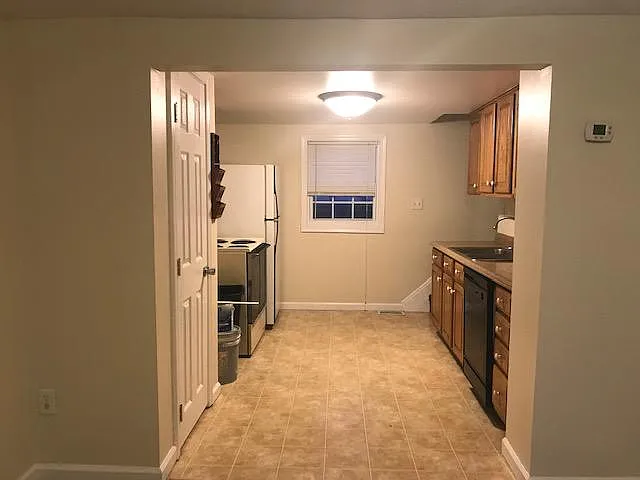 372 W Park Ln — Photo 11