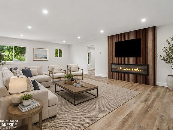 5th image of 2871 Harvey St