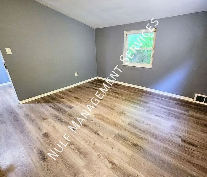 451 Idlewood Rd — Photo 5