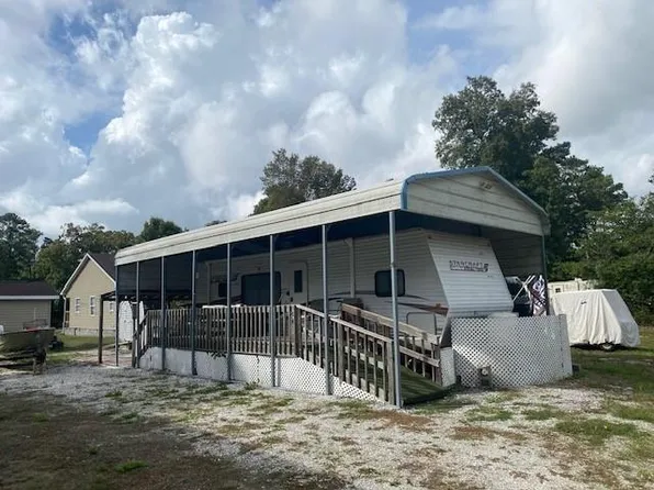 111 Cedar Dr, Horntown, VA 23395