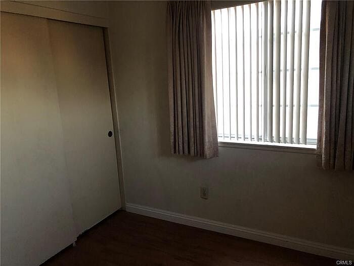 2nd image of 3785 Oakhurst St