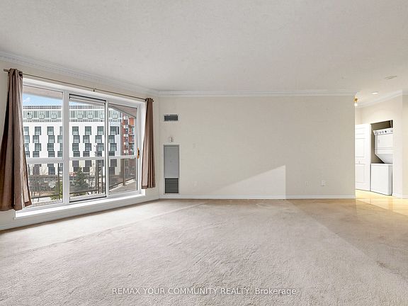 4th image of 800 Sheppard Ave W #506