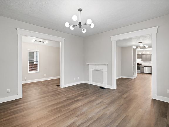 5th image of 322 Sanders St