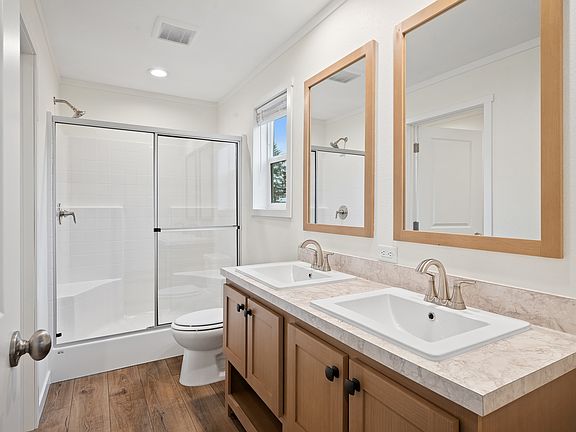 4th image of 32805 1st Ave