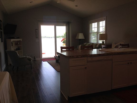 5th image of 3001 W Shore Dr
