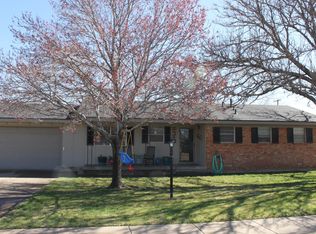 1418 Oak Ave, Panhandle, TX 79068