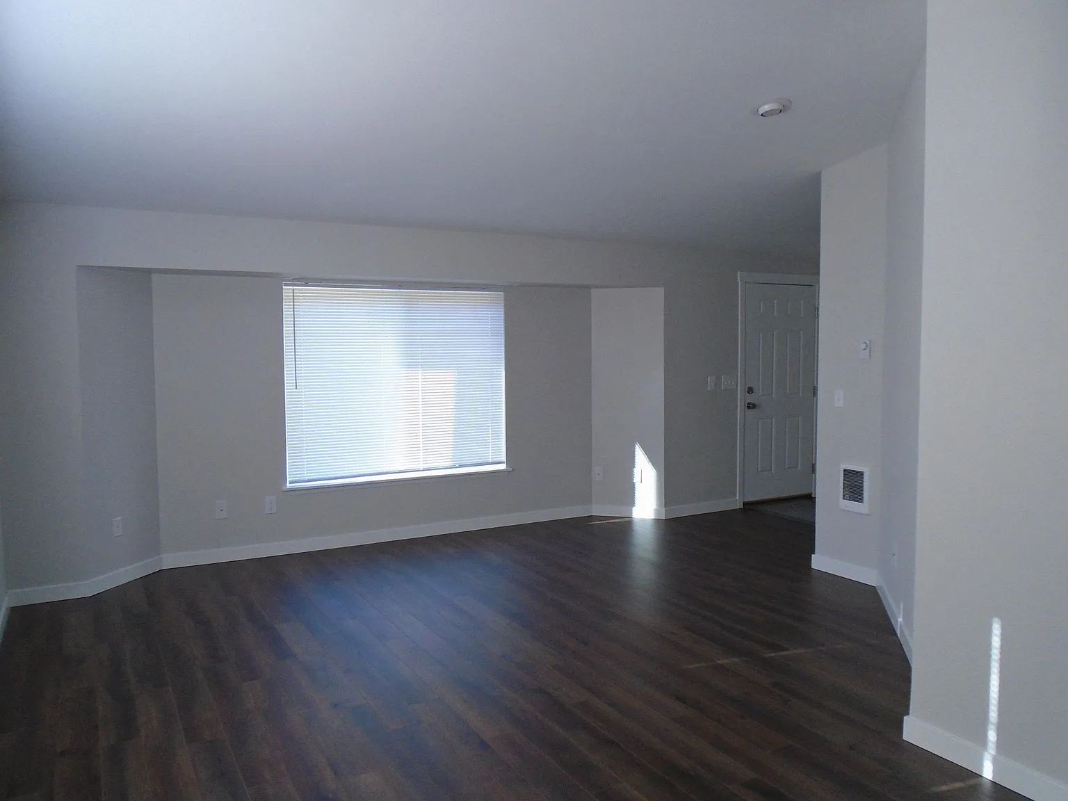5802 206th Street Ct E — Photo 2