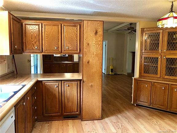 4th image of 209 Leigh Anne Ln