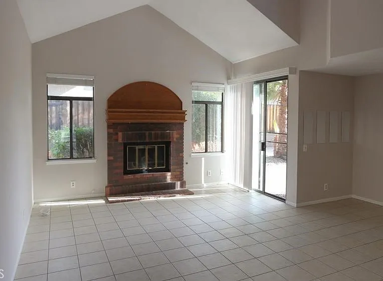 10596 Evergreen Dr — Photo 3