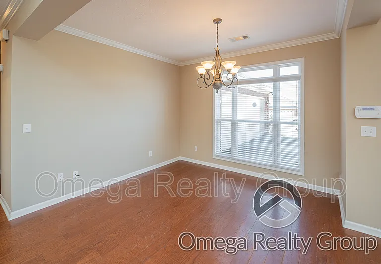 1325 Meadow Glen Rd — Photo 10