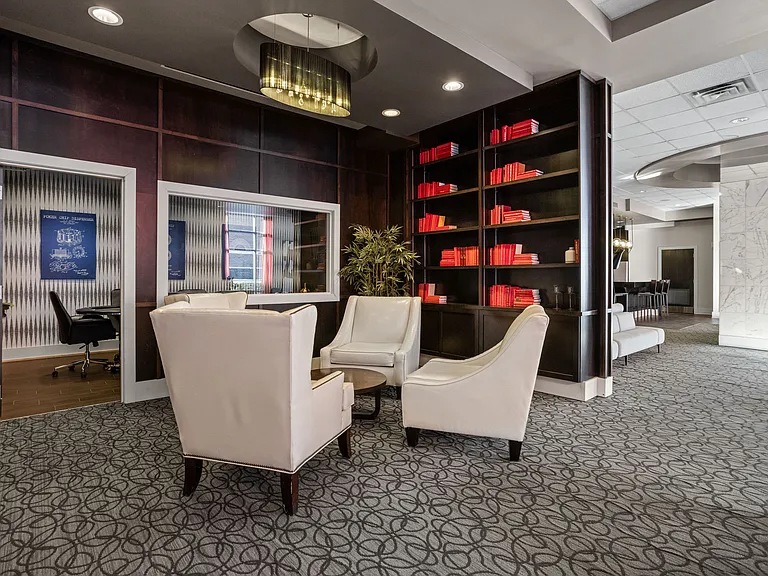 Sophia Square — Photo 32