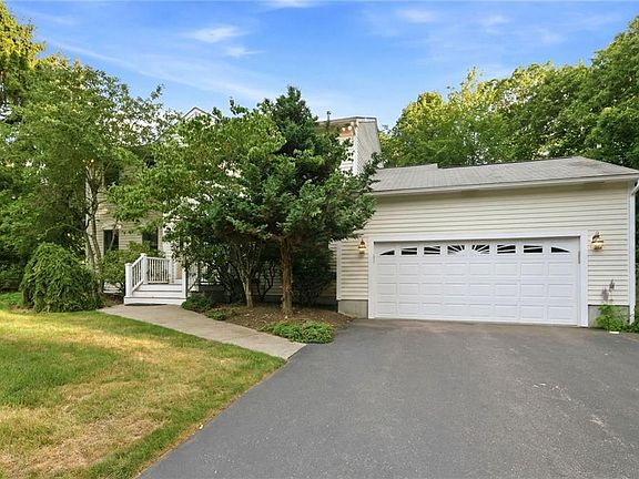 4th image of 151 Rome Dr