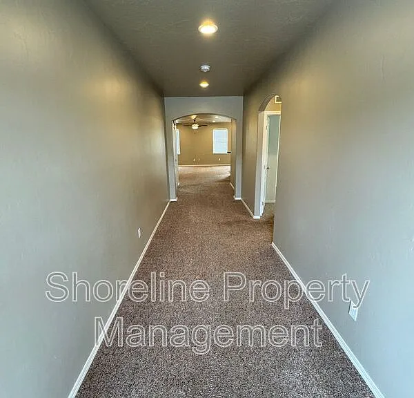 511 Diamond Lake St — Photo 13