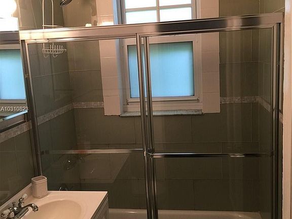 5th image of 536 14th St APT 00107