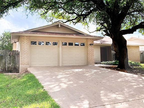 3rd image of 11915 Acorn Creek Trl