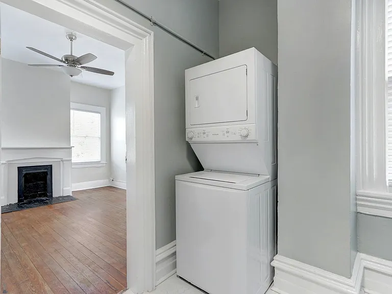 218 E Henry St #B — Photo 18