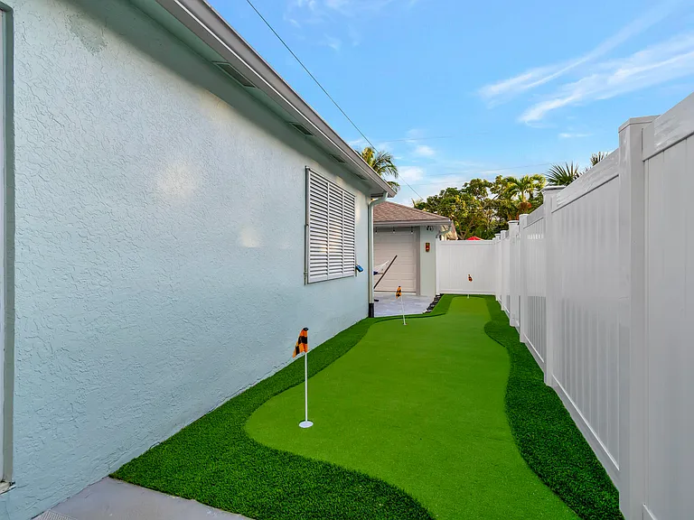 310 Gulfstream Dr — Photo 46
