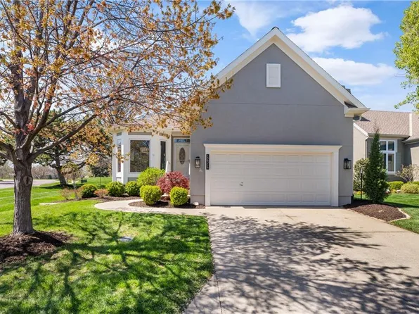 12314 England St, Overland Park, KS 66213