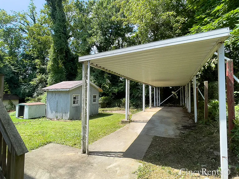 3335 Hewitt Crescent St — Photo 21
