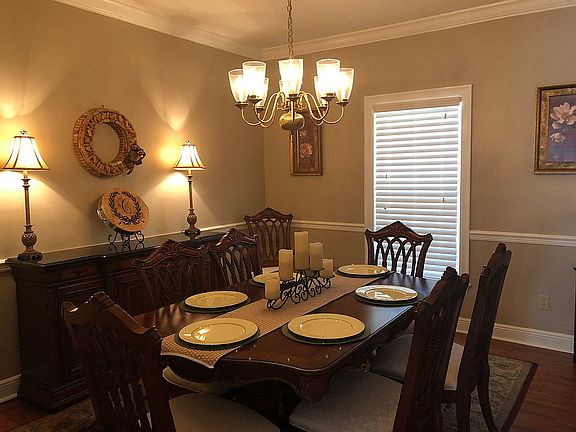 Crown Molding and Chair Rail