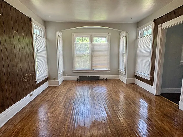 2860 Harrison Ave — Photo 14
