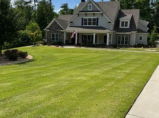 198 Belle Maison Dr, Newnan, GA 30265