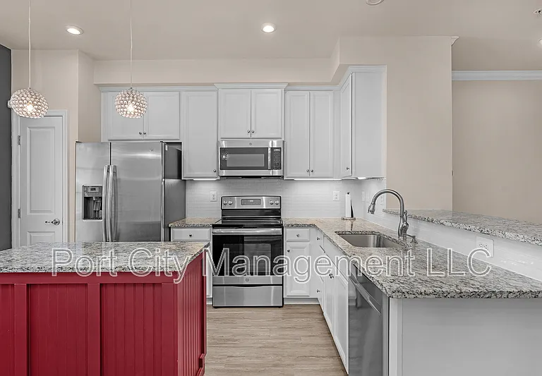 133 S Macon St — Photo 9