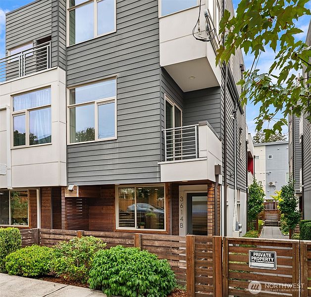 2nd image of 3614 B 36th Avenue S
