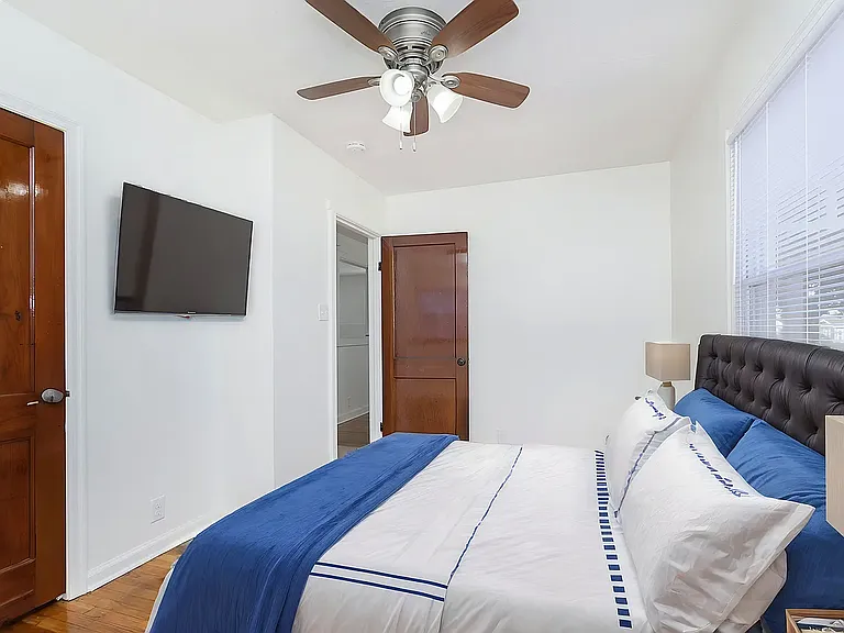 543 Leeds Ave — Photo 7