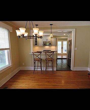 4th image of 922 Dartmouth St