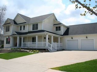 2016 Clearwater Dr, Onalaska, WI 54650