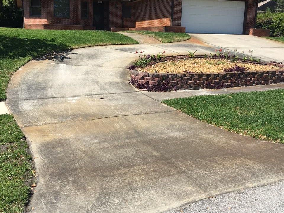 1st image of 658 Bahia Dr