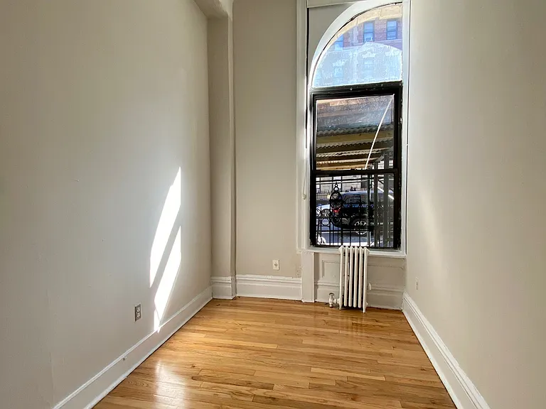 191 Claremont Ave #3 — Photo 3