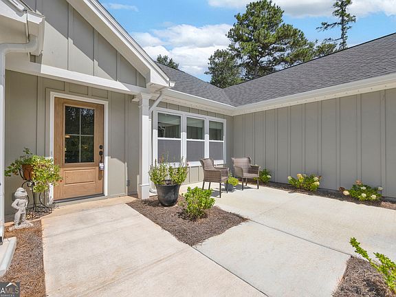 2nd image of 268 Park Place Dr