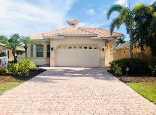 754 107th Ave N, Naples, FL 34108
