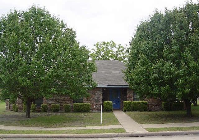 1st image of 6325 Parkridge Dr