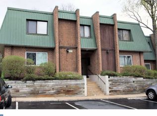 602 Meadowview Ln #602, Mont Clare, PA 19453
