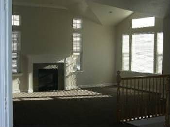 4th image of 228 N Queensland Ct