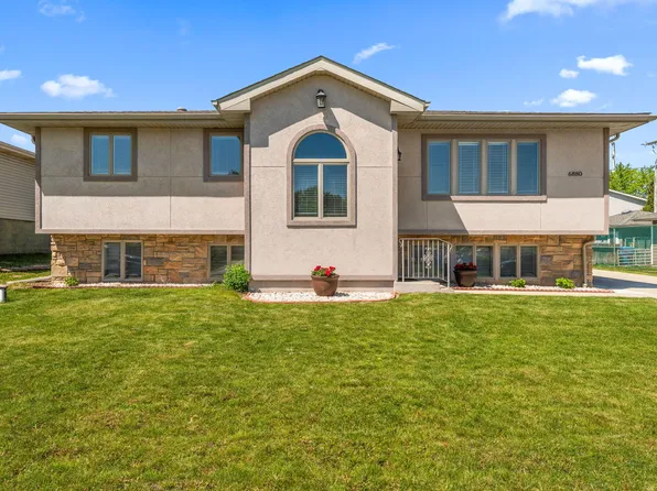 6880 W 84th Pl, Crown Point, IN 46307