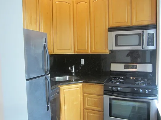 Rented by City Apt Group LLC | media 28