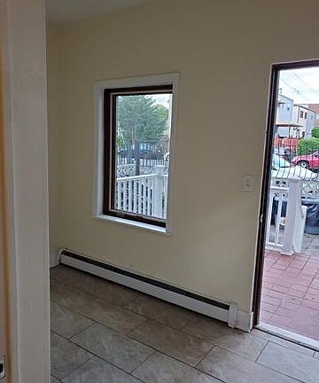 2nd image of 1953 Gildersleeve Ave #1