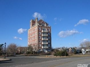 55 S Euclid Ave, Montauk, NY 11954