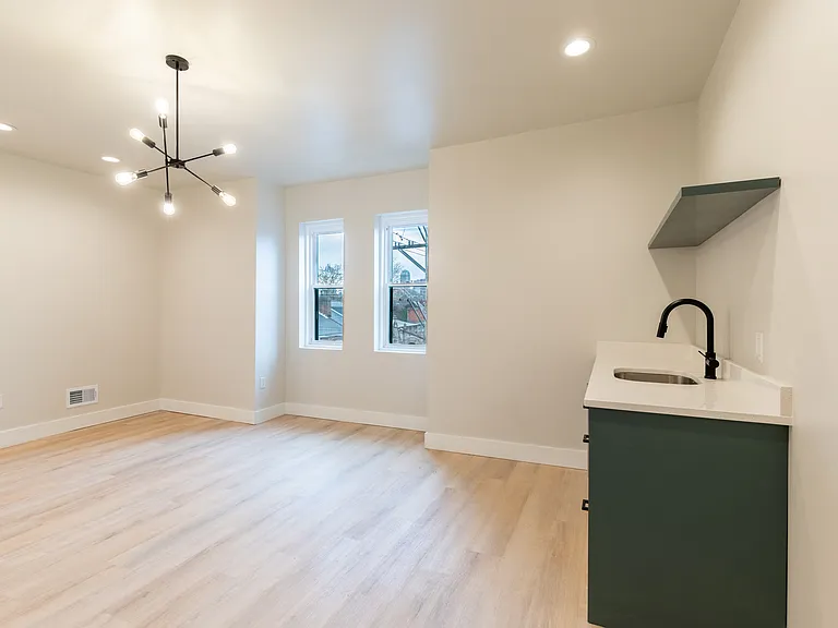 700 N Taylor Ave #2 — Photo 17