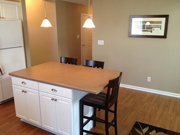 3rd image of 291 White Oak Ter