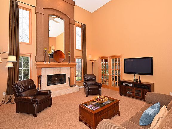 4th image of W148N9951 Woodcrest Ct
